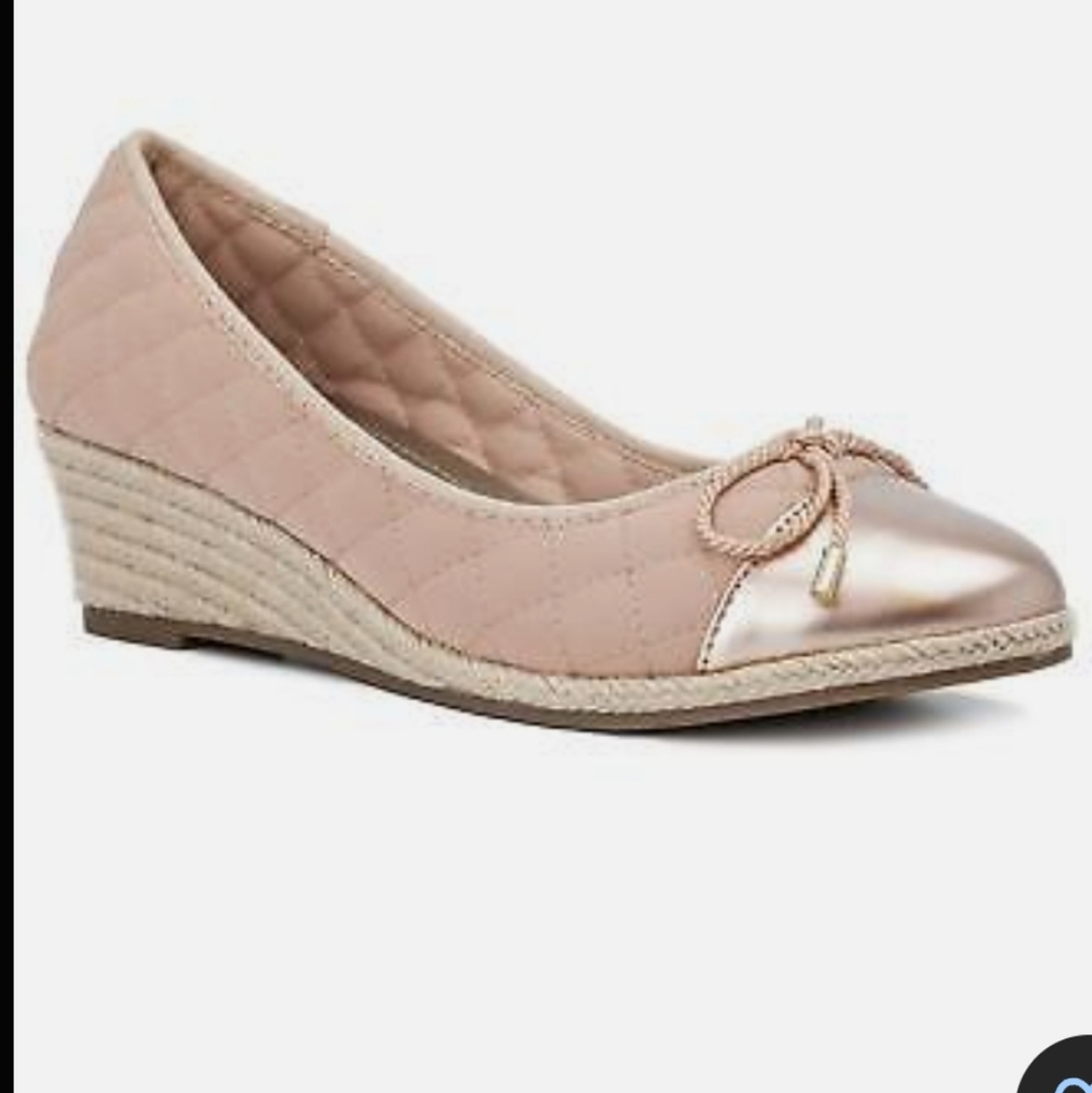 NIB Karen Scott rose Tamisaa wedge shoes size 7.